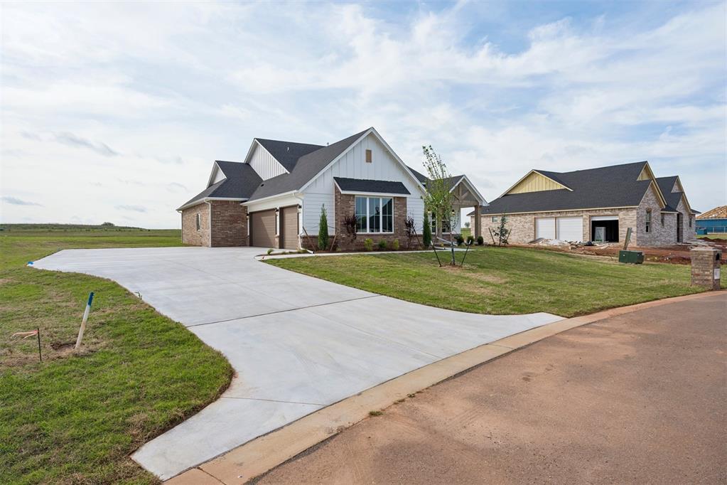 6900 Lake View Court Property Photo 3