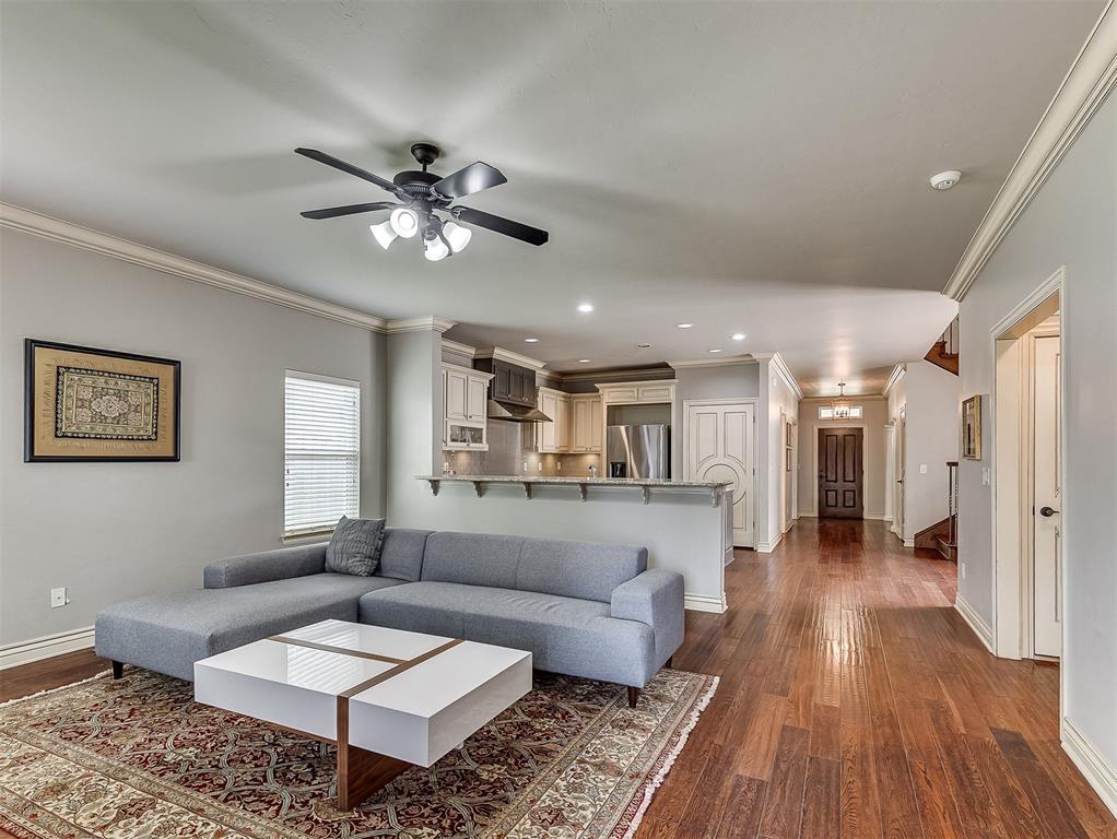 16328 Dustin Lane Property Photo 4