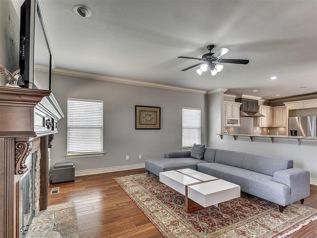 16328 Dustin Lane Property Photo 6
