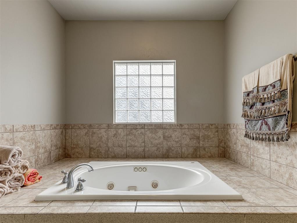 16328 Dustin Lane Property Photo 29