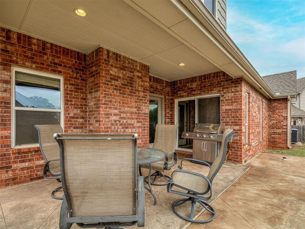 16328 Dustin Lane Property Photo 40