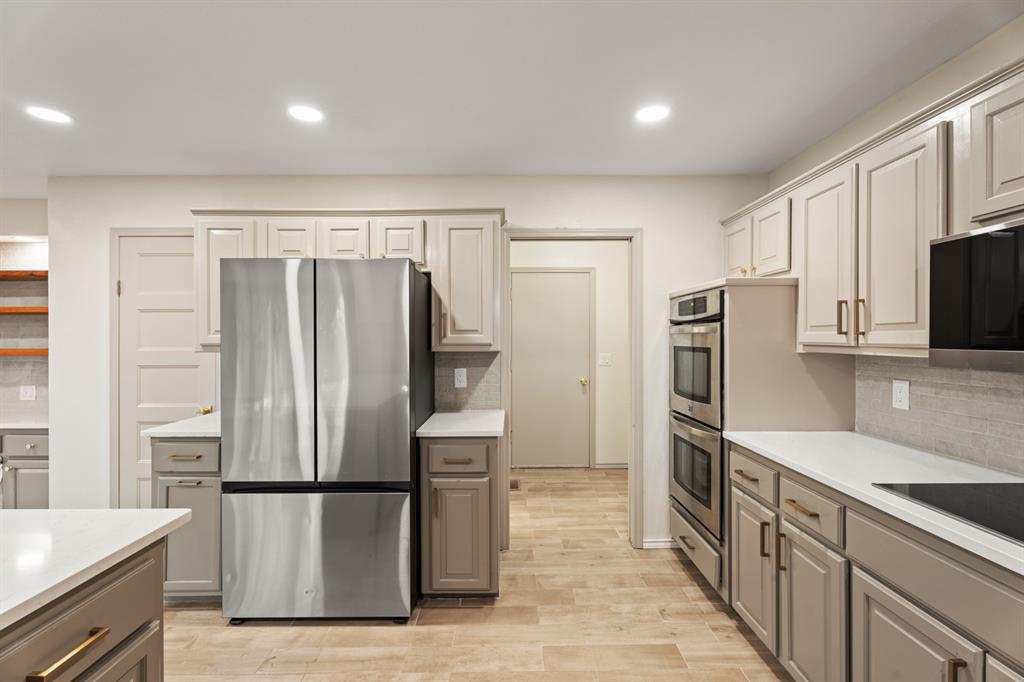 13028 Burlingame Avenue Property Photo 24