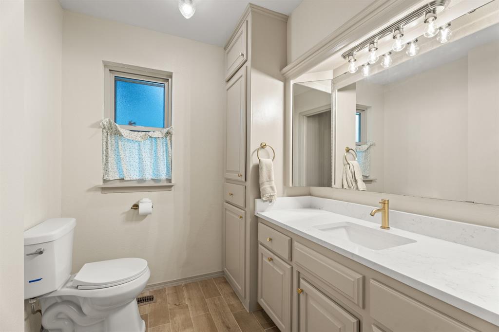 13028 Burlingame Avenue Property Photo 30