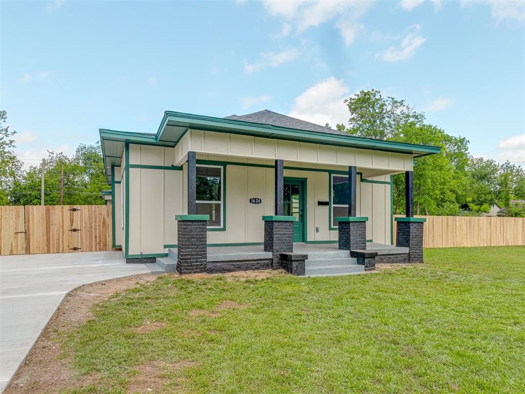 1624 W Idaho Avenue Property Photo 2
