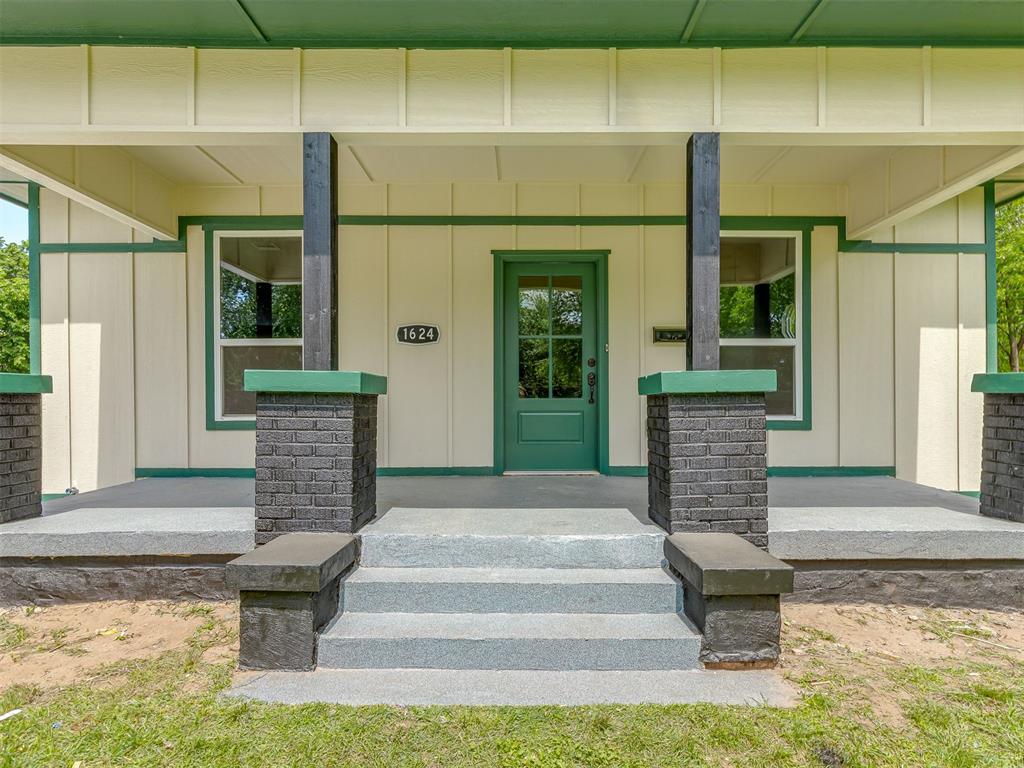 1624 W Idaho Avenue Property Photo 3