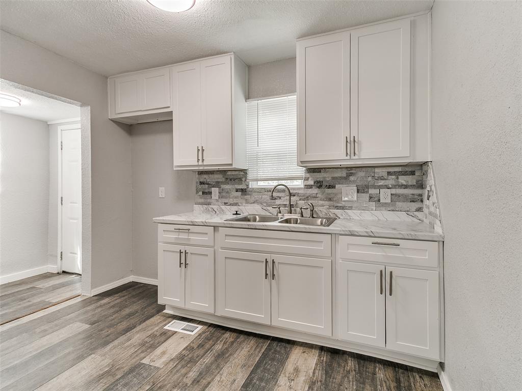 917 Sw 49th Street Property Photo 6