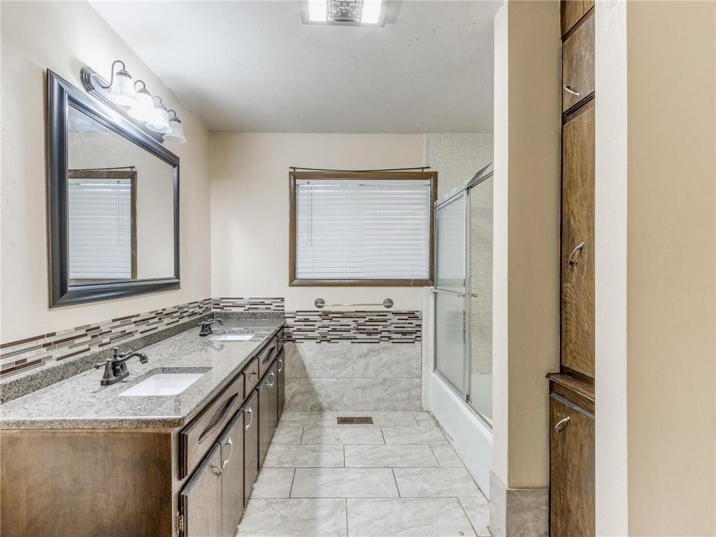 108 Saint Charles Place Property Photo 6