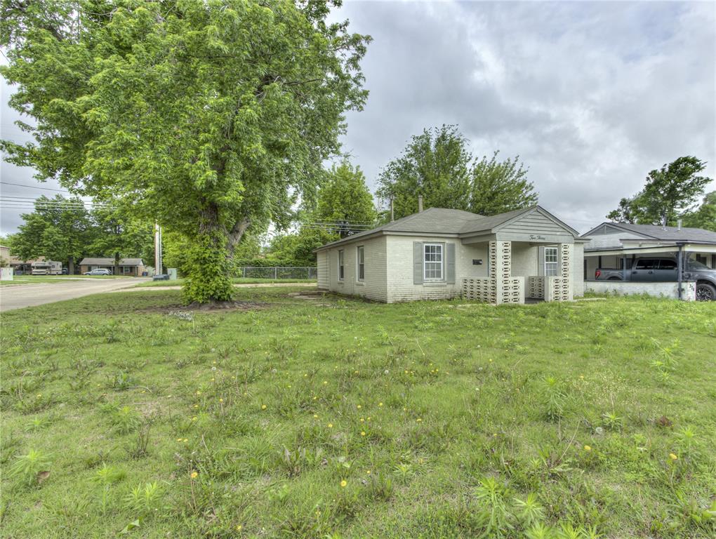 230 E Jacobs Drive Property Photo 2