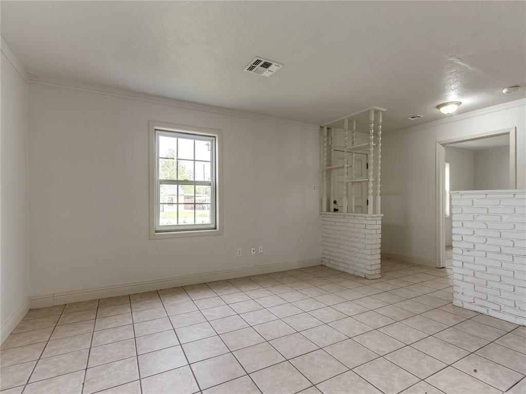 230 E Jacobs Drive Property Photo 4