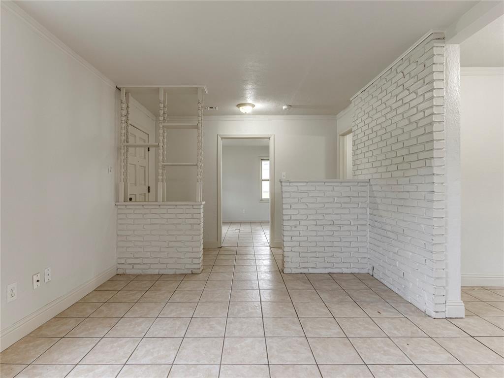 230 E Jacobs Drive Property Photo 5