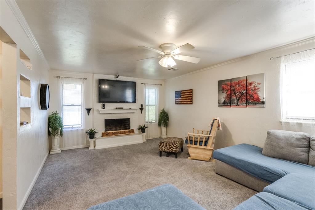 932 Hampton Circle Property Photo 8