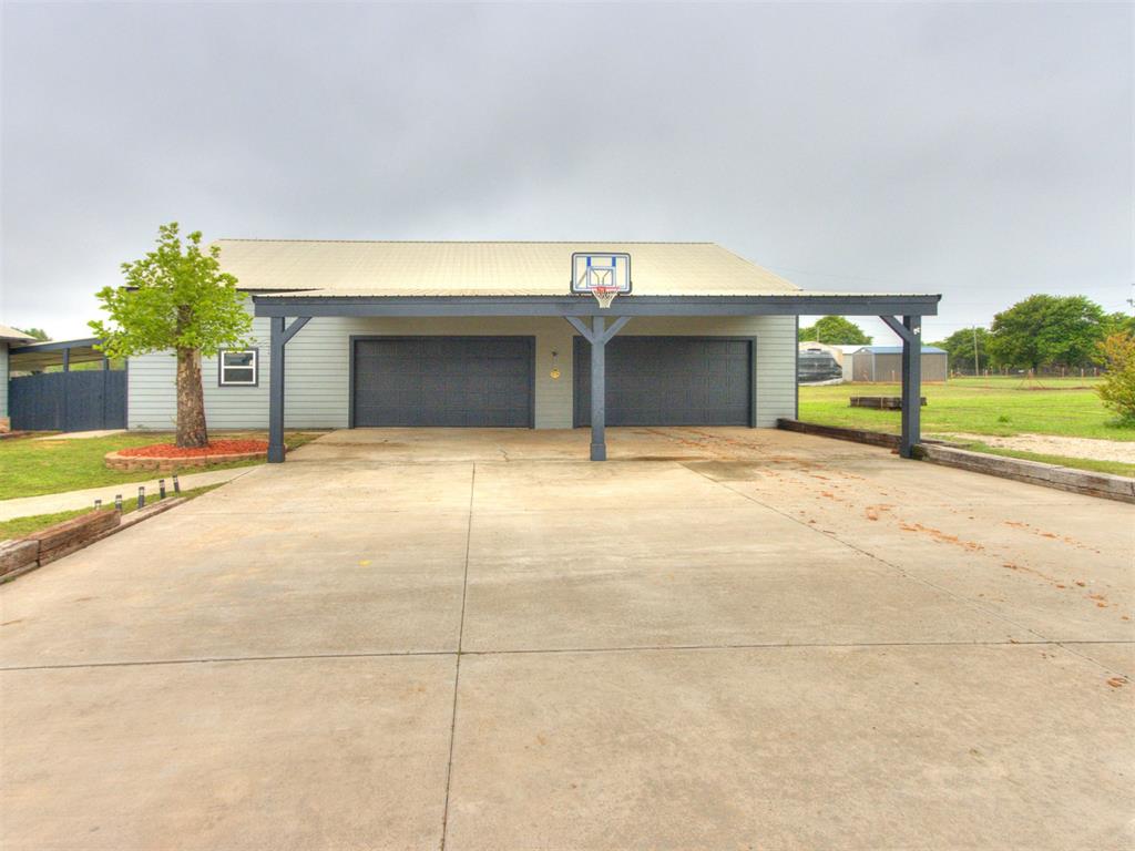 202 S Pottawatomie Road Property Photo 3