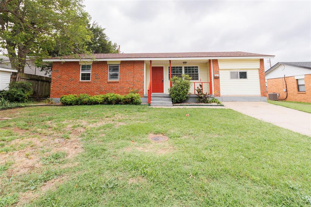 205 Oak Street Property Photo 1