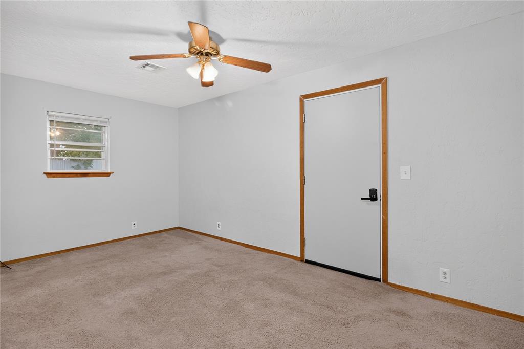 205 Oak Street Property Photo 10