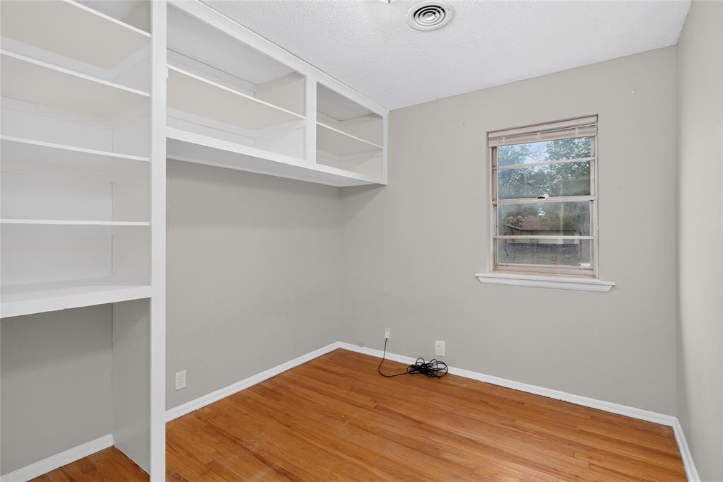 205 Oak Street Property Photo 14