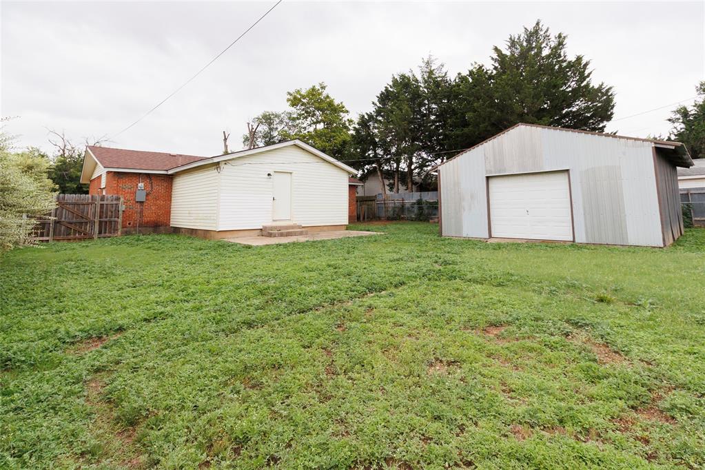 205 Oak Street Property Photo 21