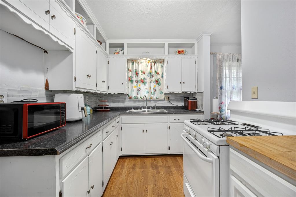 412 S Cherry Street Property Photo 5