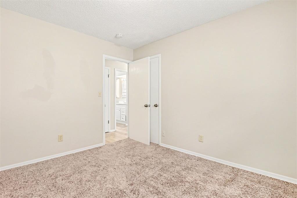 812 Rolling Meadows Boulevard Property Photo 11