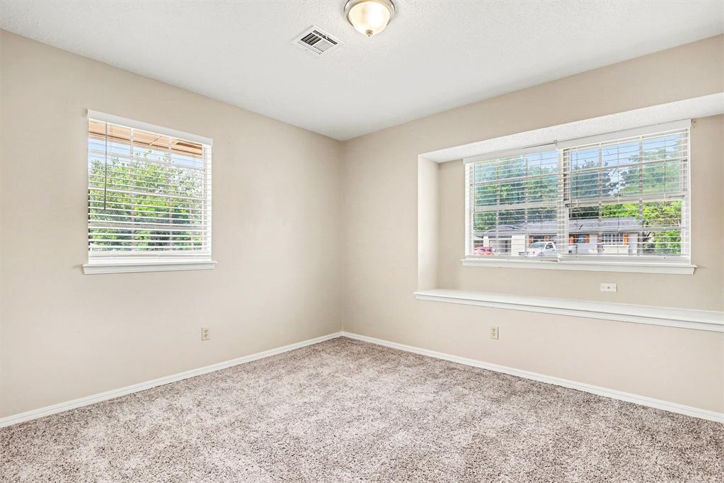 812 Rolling Meadows Boulevard Property Photo 12