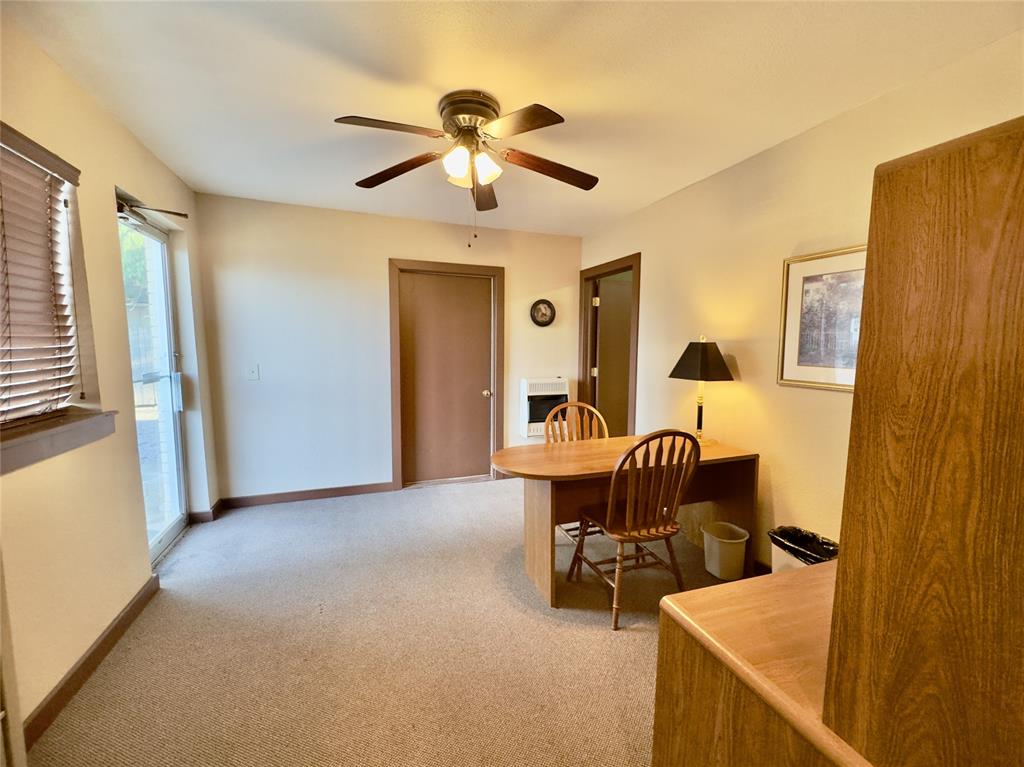 219 N Louis Tittle Avenue Property Photo 8