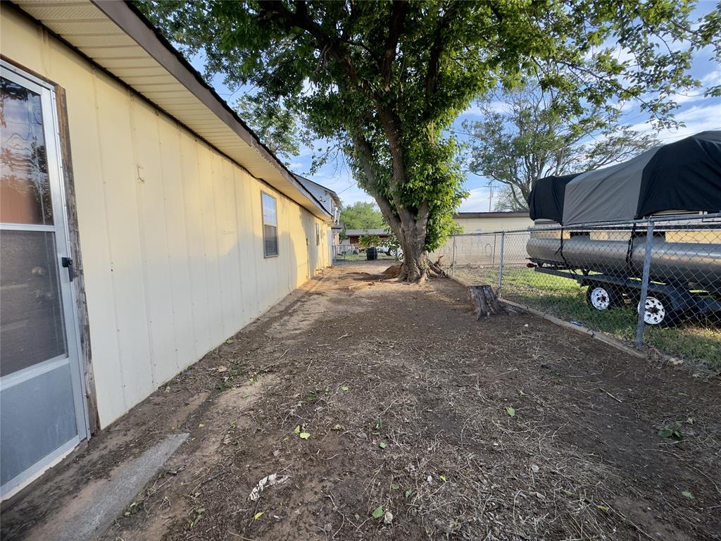 219 N Louis Tittle Avenue Property Photo 26