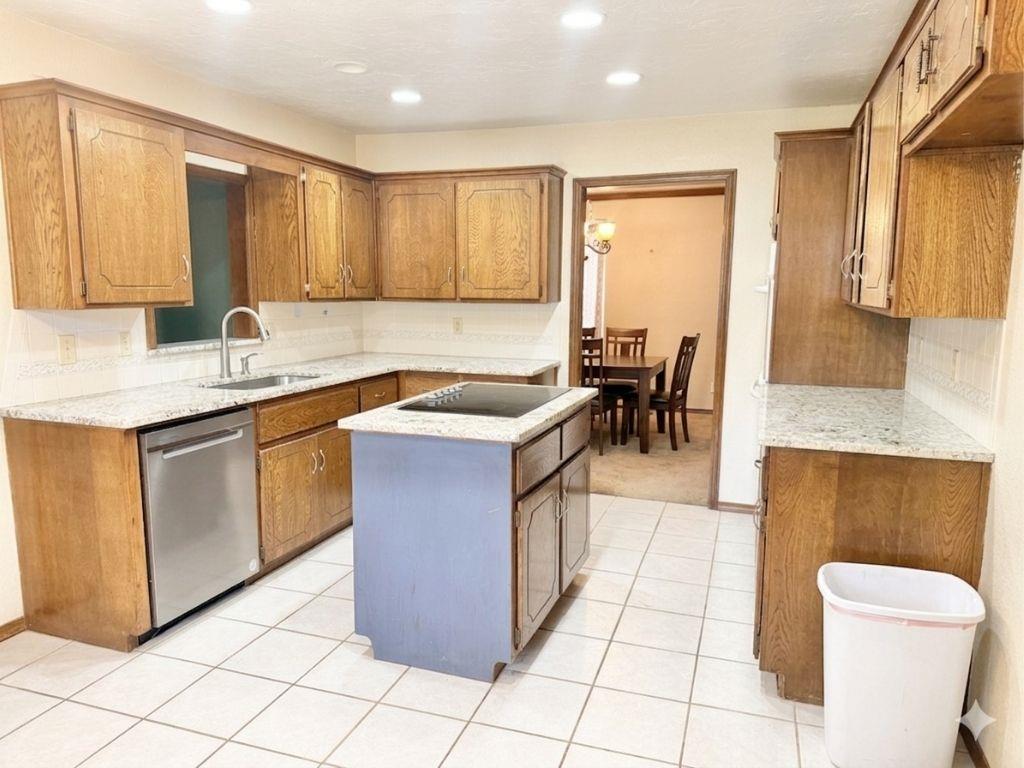 11532 Hastings Avenue Property Photo 3