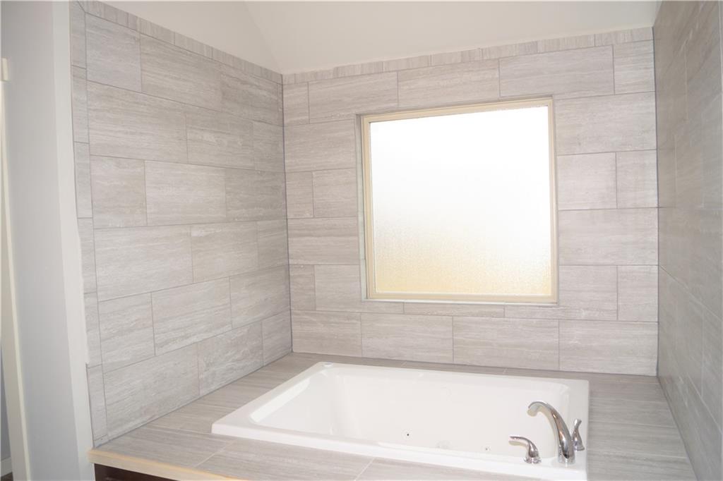 10825 Nw 95th Street Property Photo 19