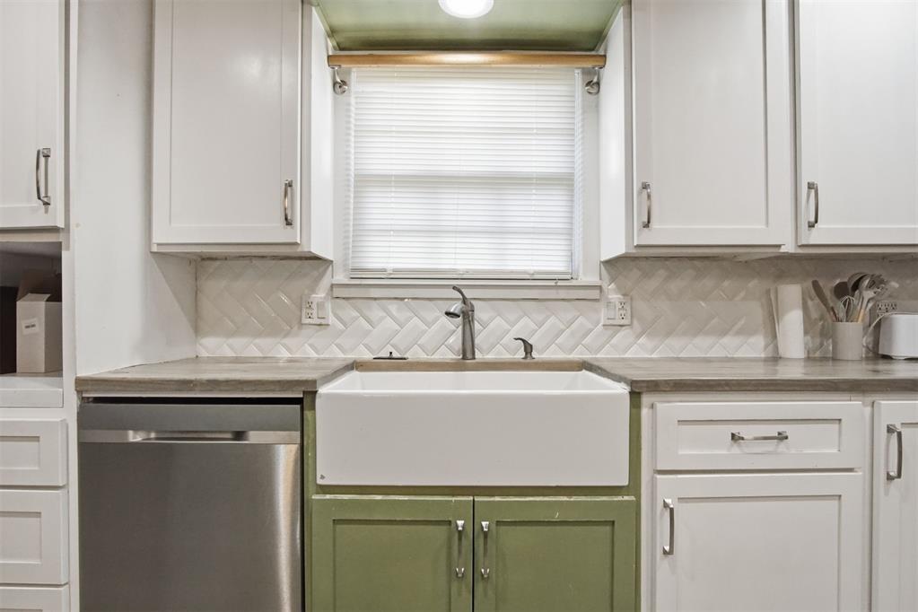 16374 Gml Court Property Photo 7