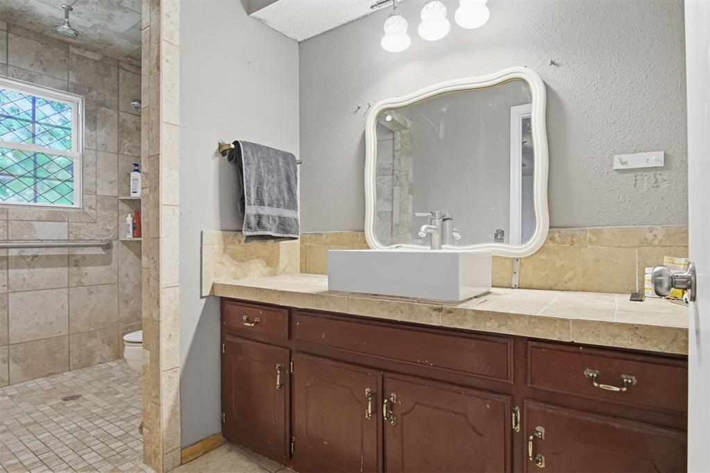 16374 Gml Court Property Photo 12