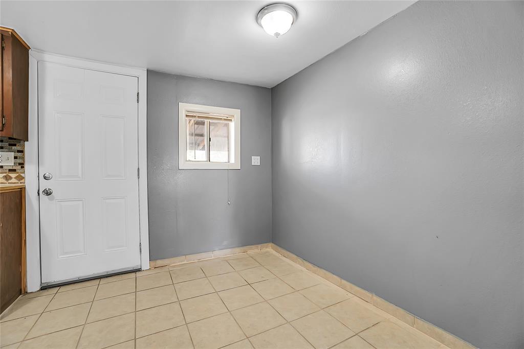 508 N Elm Property Photo 12
