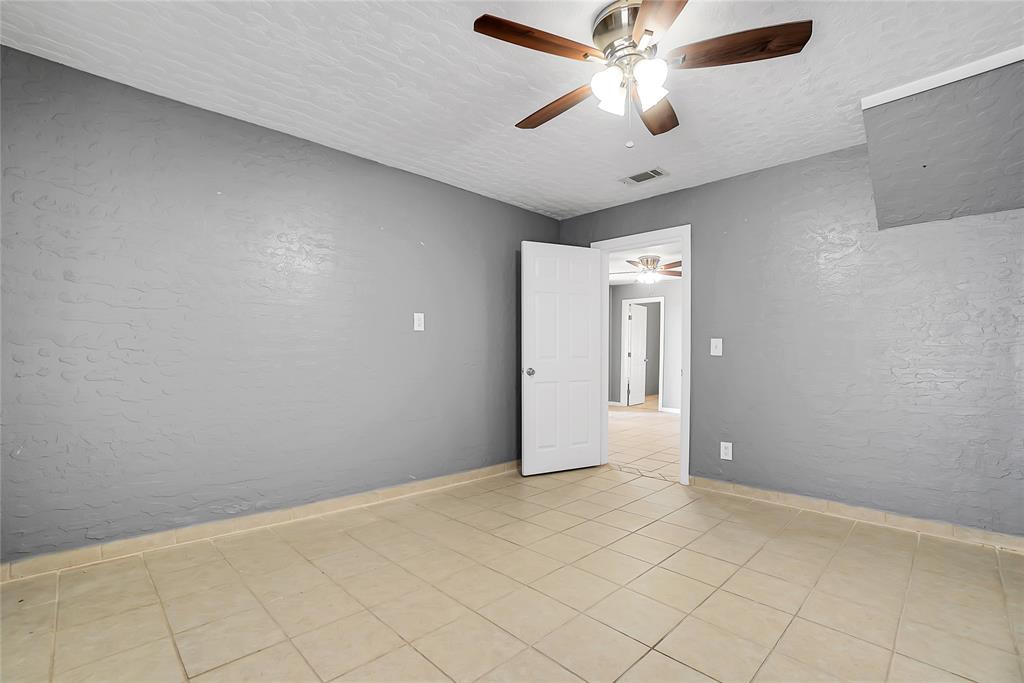 508 N Elm Property Photo 18
