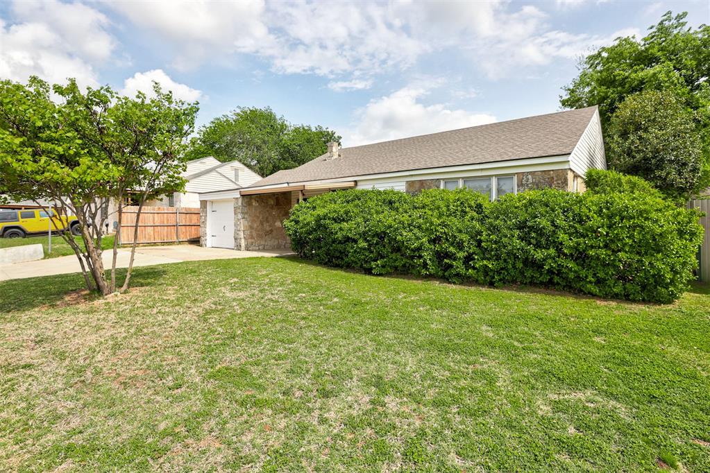 1440 Johnston Drive Property Photo 3