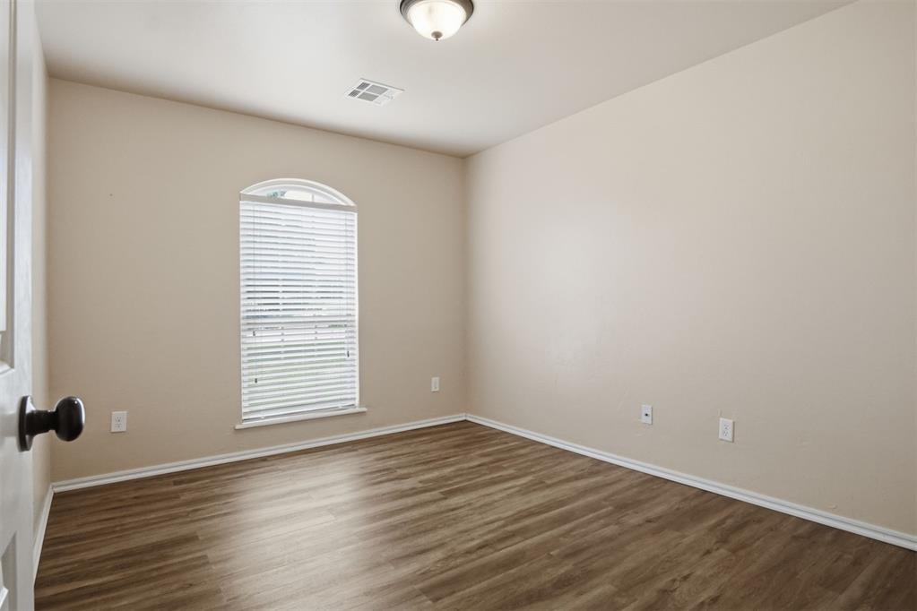 628 Inverleith Circle Property Photo 10