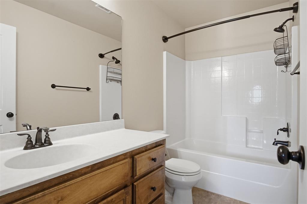 628 Inverleith Circle Property Photo 12