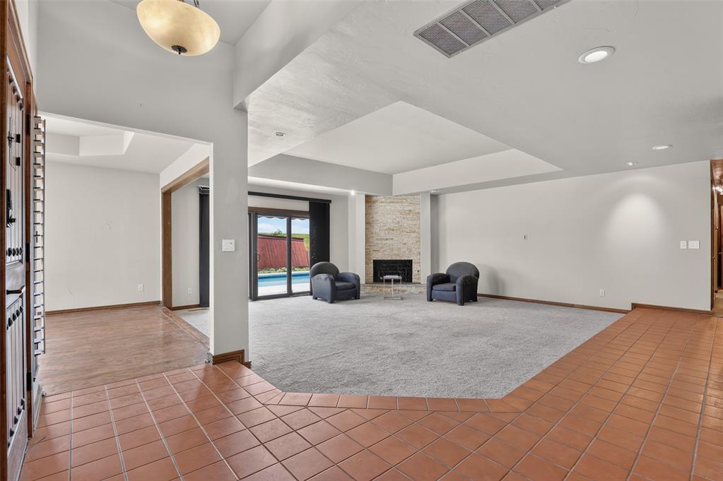 11901 Maple Ridge Road Property Photo 7