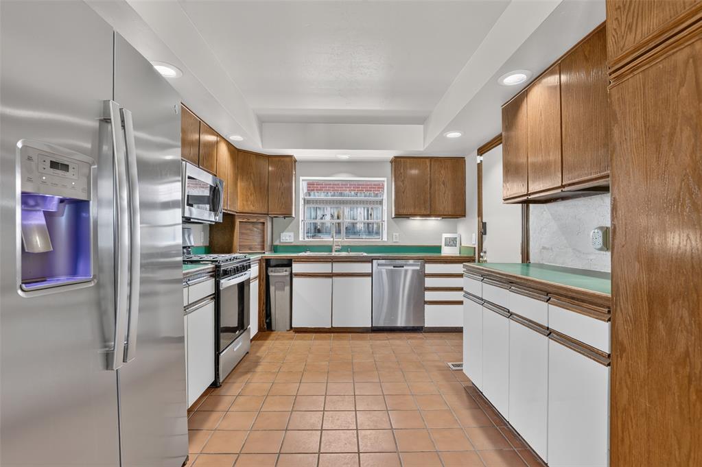 11901 Maple Ridge Road Property Photo 15