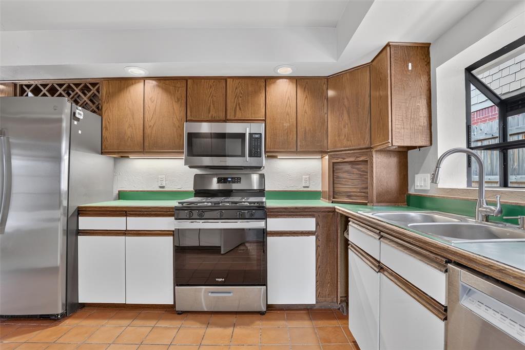 11901 Maple Ridge Road Property Photo 18