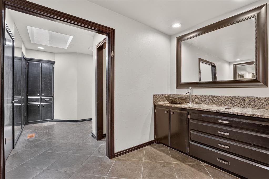 11901 Maple Ridge Road Property Photo 22
