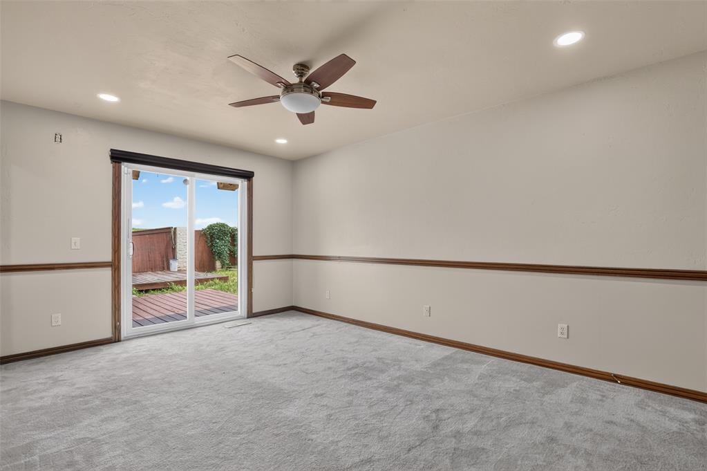 11901 Maple Ridge Road Property Photo 32
