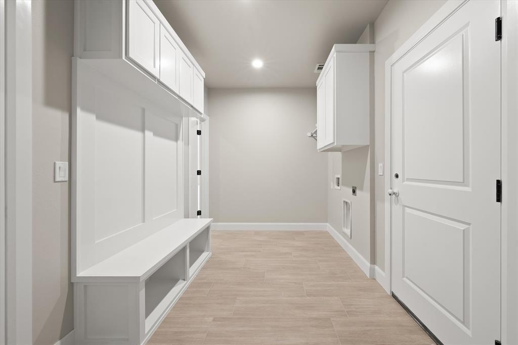15609 Egerton Place Property Photo 41