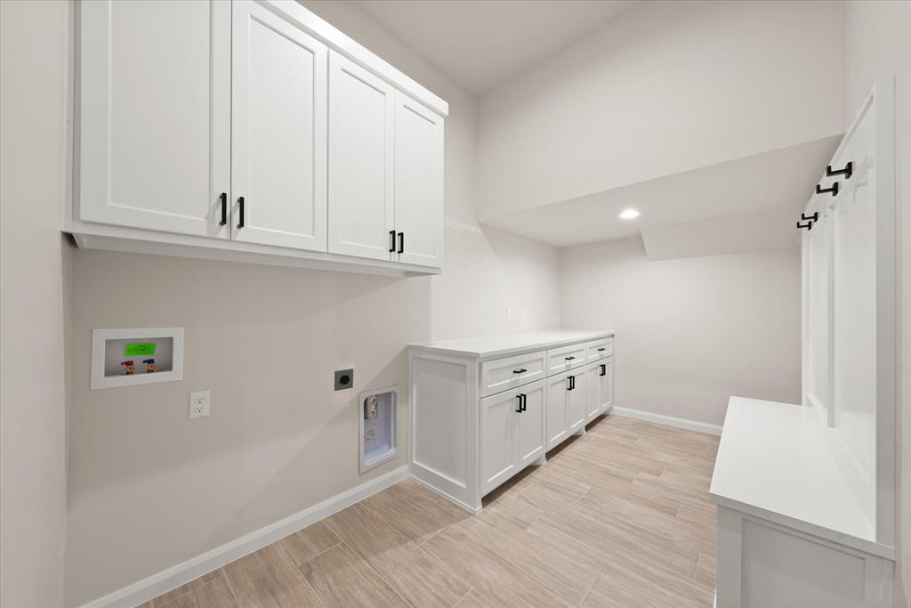15613 Egerton Place Property Photo 40