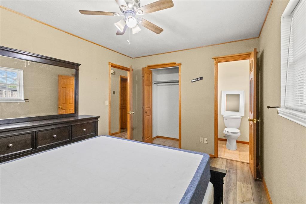609 W 10th Street Property Photo 17