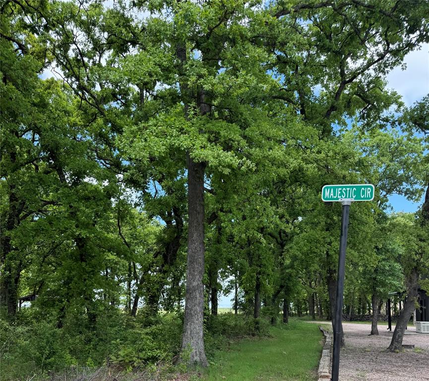 Majestic Circle Property Photo 2