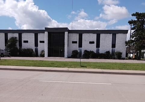 8001 S I-35 Service Road Road Property Photo 1