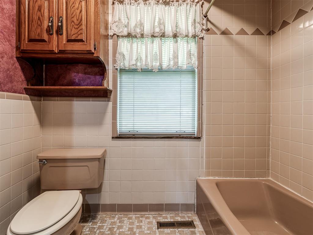 8600 Towering Oaks Property Photo 35