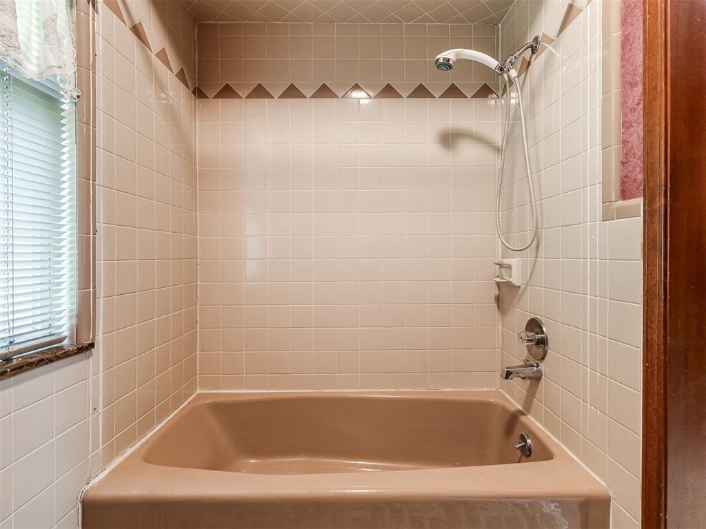 8600 Towering Oaks Property Photo 36
