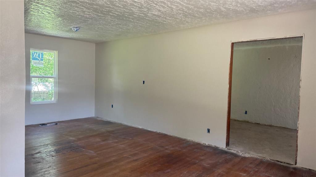 1226349 Property Photo 19