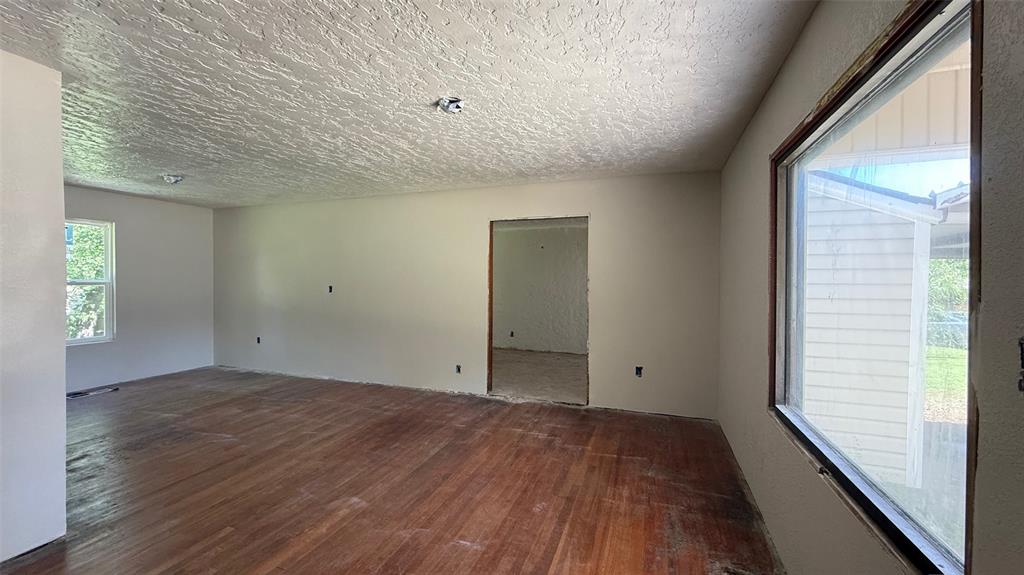 1226349 Property Photo 21