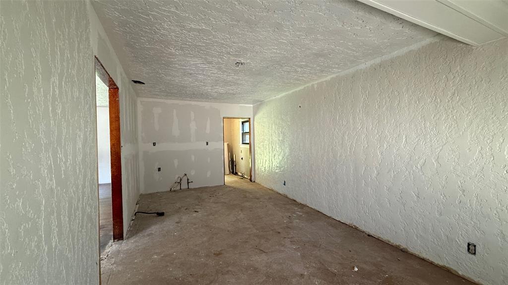1226349 Property Photo 23