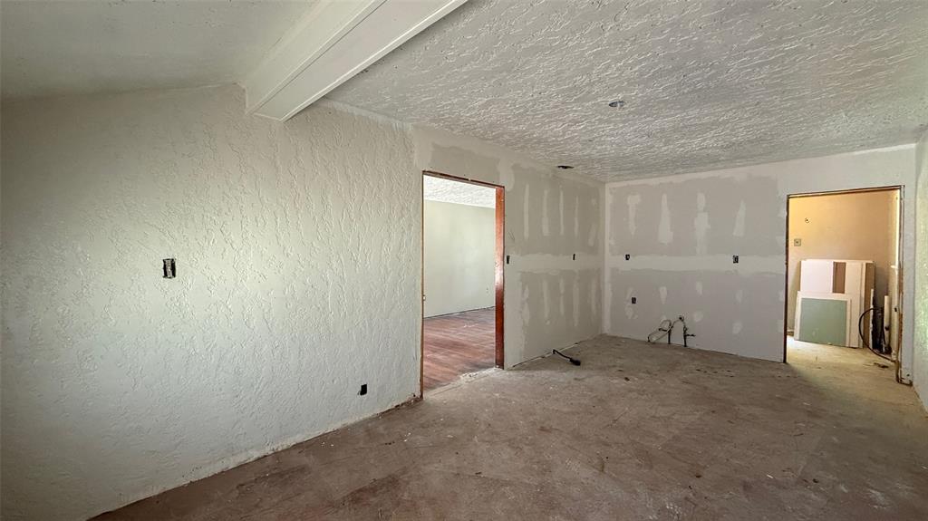 1226349 Property Photo 24